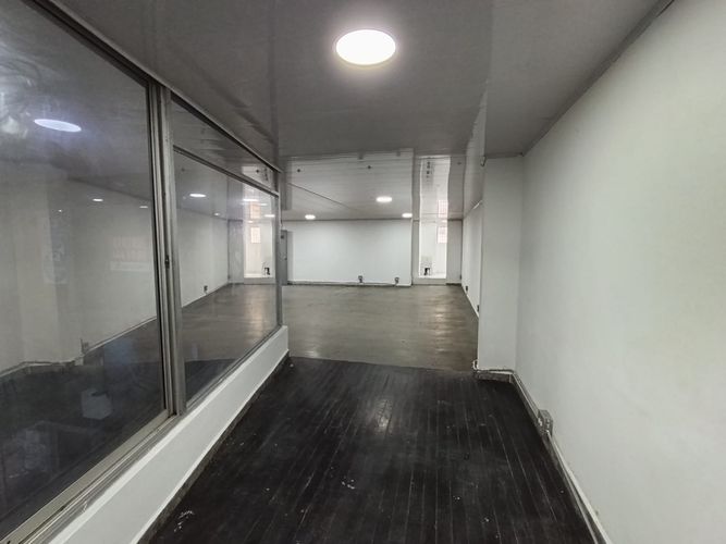 Local en arriendo en La Candelaria, Medellín, 102 m² · foto 8 de 12