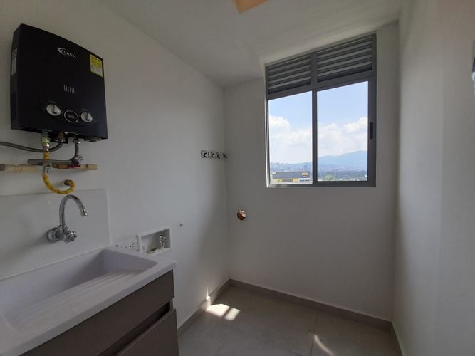 Apartamento de 2 alcobas en arriendo en Las Vegas, Envigado, 75 m² · foto 6 de 8