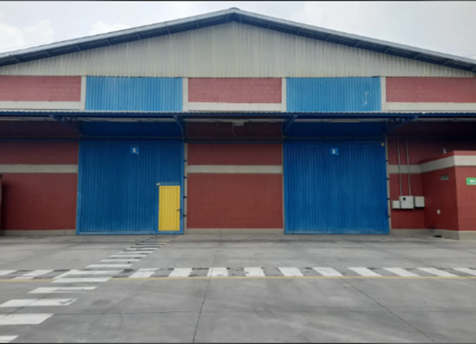 Bodega en arriendo en Los Arboles, Madrid, 1600 m² · foto 9 de 13