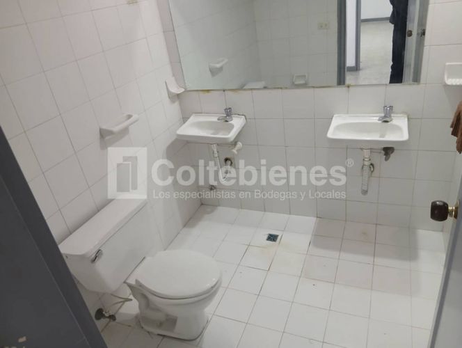 Bodega en arriendo en La Candelaria, Medellín, 150 m² · foto 4 de 10