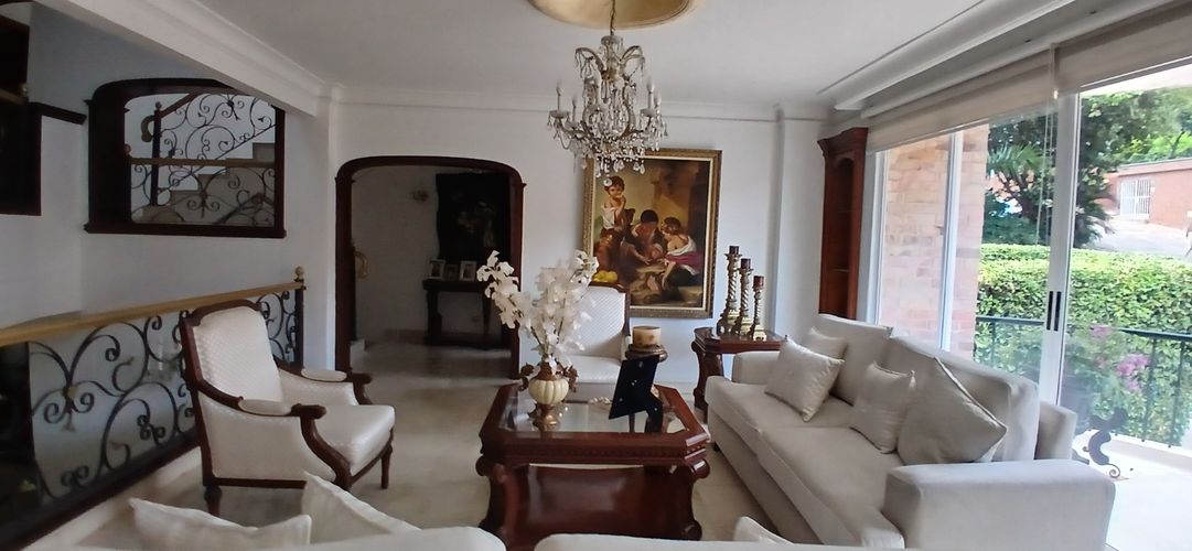 Casa de 5 alcobas en venta en Medina Del Campo, Floridablanca, 500 m² · foto 1 de 24
