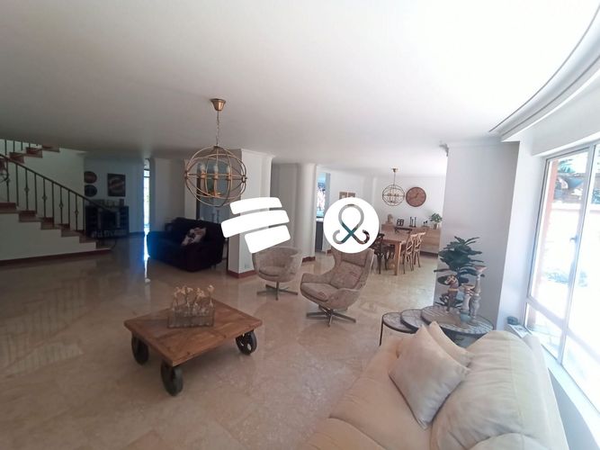 Casa de 4 alcobas en venta en El Diamante No. 2, Medellín, 373 m² · foto 3 de 19