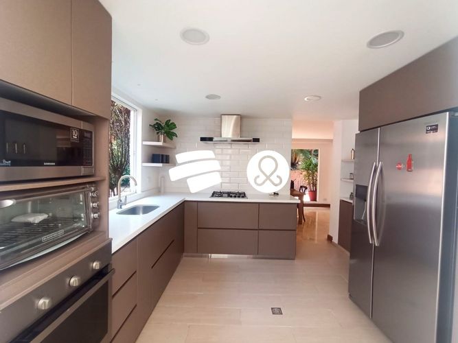 Casa de 4 alcobas en venta en El Diamante No. 2, Medellín, 373 m² · foto 5 de 19