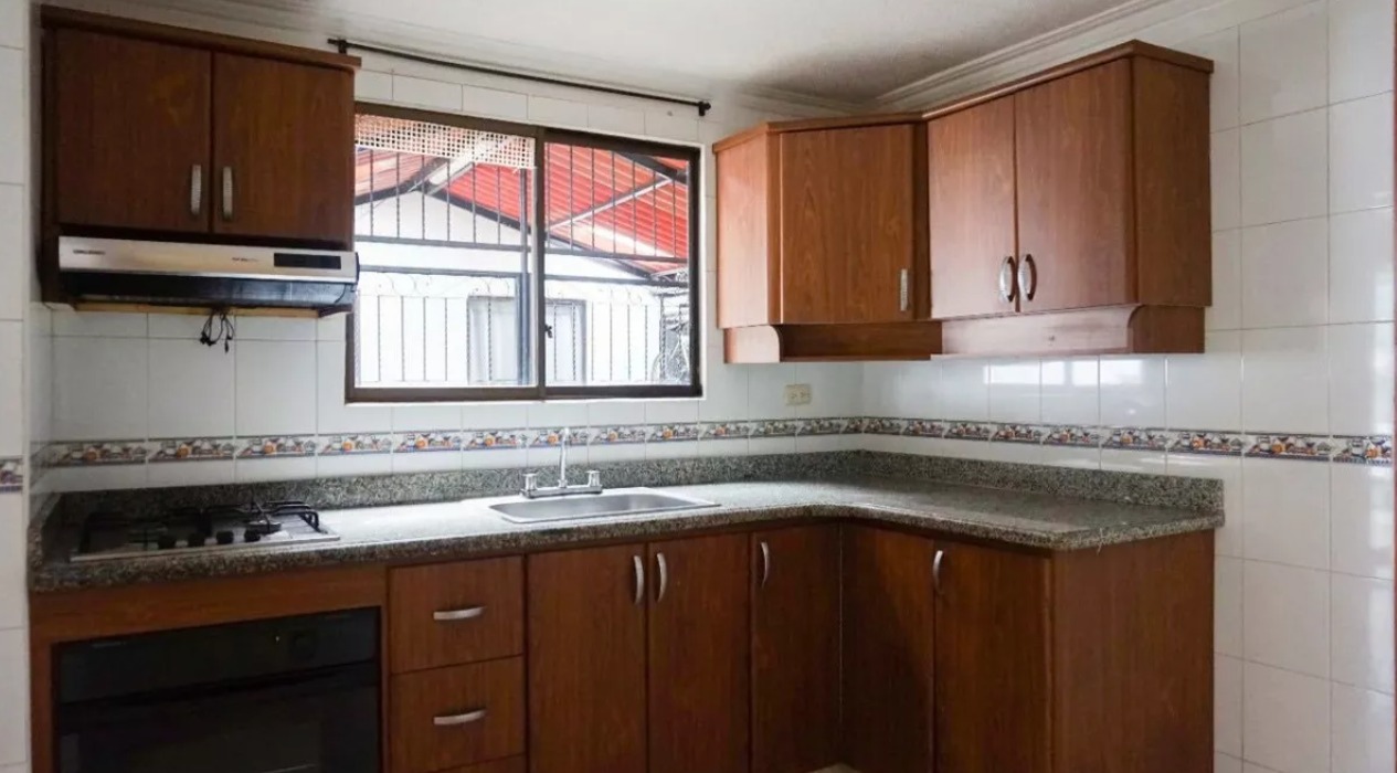 Casa en venta en Bosques De Santa Elena, Pereira · foto 9 de 10