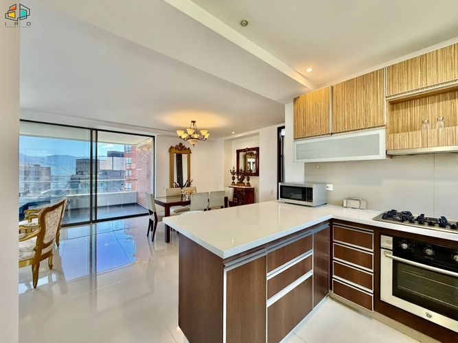 Apartamento de 4 alcobas en arriendo en Las Lomas No.2, Medellín, 150 m² · foto 2 de 24