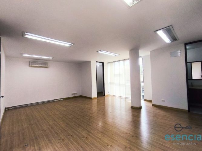 Oficina en arriendo en Los Balsos, Medellín, 73 m² · foto 4 de 12