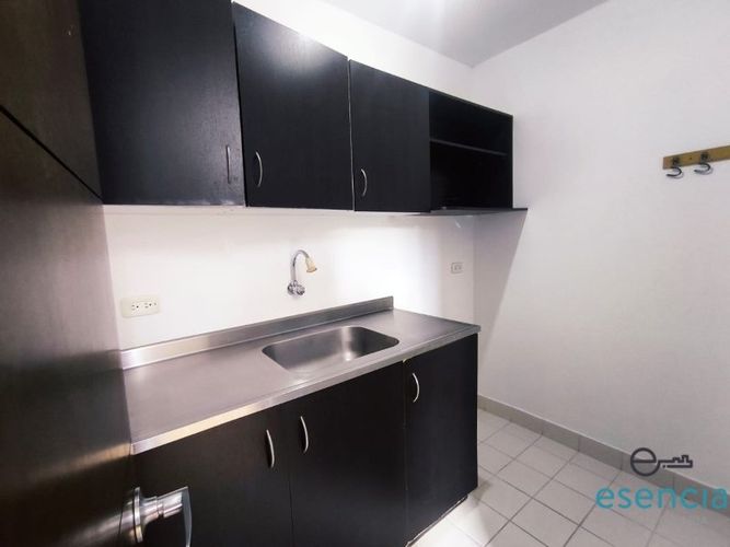 Oficina en arriendo en Los Balsos, Medellín, 73 m² · foto 6 de 12