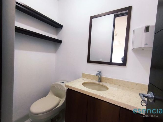 Oficina en arriendo en Los Balsos, Medellín, 73 m² · foto 11 de 12