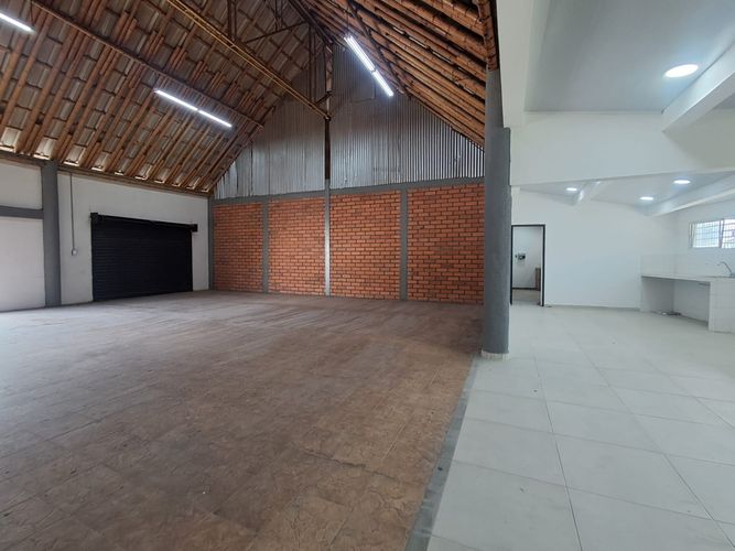 Bodega en arriendo en Santa Isabel Et. Ii, Dosquebradas, 166 m² · foto 2 de 10