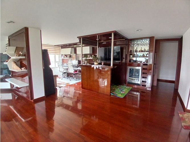 Apartamento de 4 alcobas en venta en Ciudad Salitre Oriental, Bogotá, 236 m² · foto 2 de 24