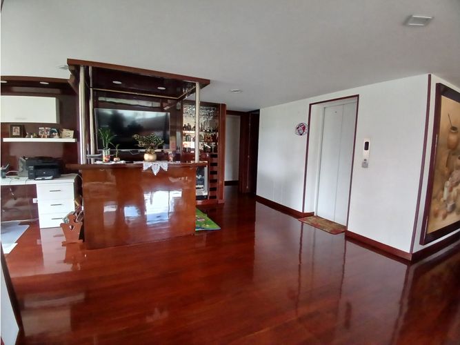 Apartamento de 4 alcobas en venta en Ciudad Salitre Oriental, Bogotá, 236 m² · foto 4 de 24