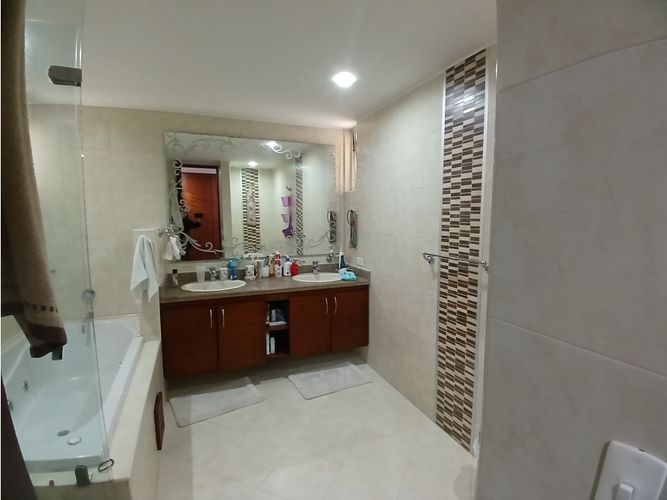 Apartamento de 4 alcobas en venta en Ciudad Salitre Oriental, Bogotá, 236 m² · foto 10 de 24