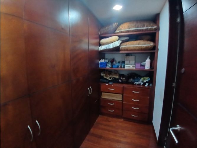 Apartamento de 4 alcobas en venta en Ciudad Salitre Oriental, Bogotá, 236 m² · foto 11 de 24