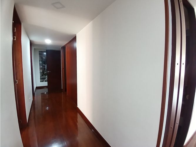 Apartamento de 4 alcobas en venta en Ciudad Salitre Oriental, Bogotá, 236 m² · foto 12 de 24