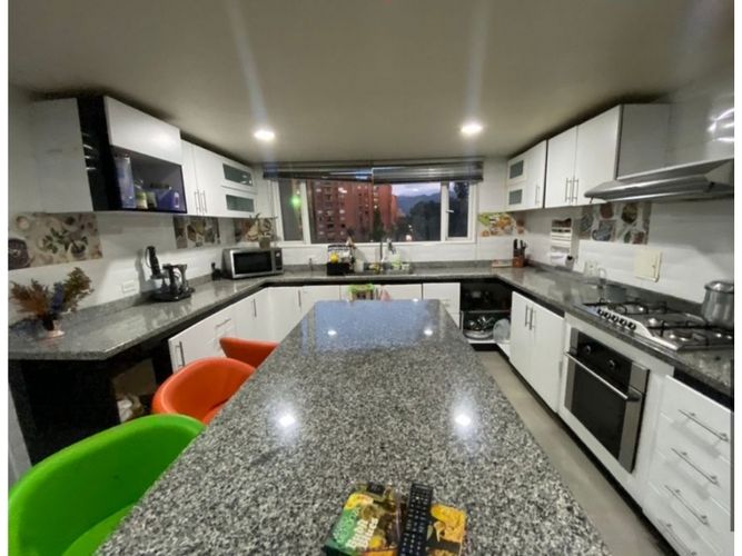Apartamento de 4 alcobas en venta en Ciudad Salitre Oriental, Bogotá, 236 m² · foto 21 de 24