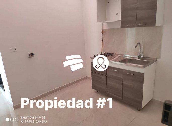 Casa de 7 alcobas en venta en Prado, Medellín, 231 m² · foto 3 de 13
