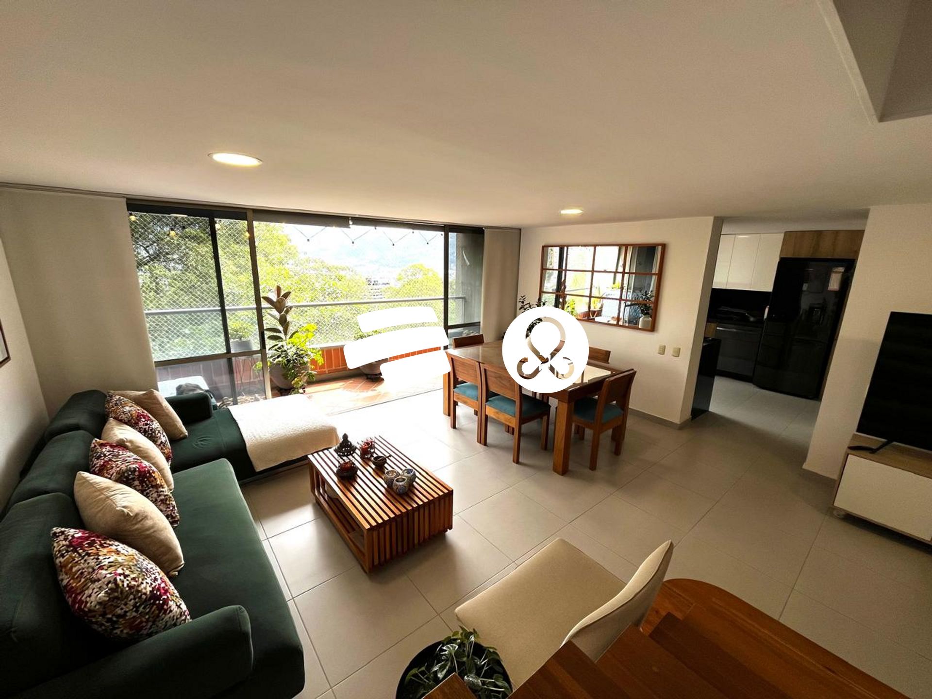 Apartamento en Venta en Urbanización Las Cumbres, Medellín