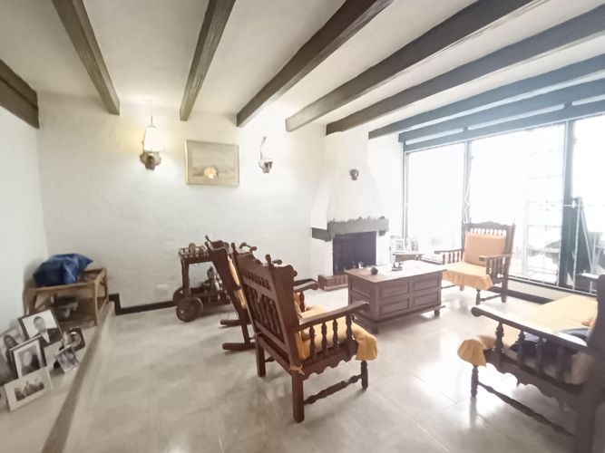 Casa de 5 alcobas en venta en La Floresta, Bogotá, 209 m² · foto 2 de 22