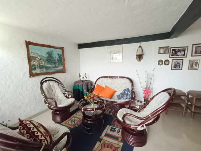 Casa de 5 alcobas en venta en La Floresta, Bogotá, 209 m² · foto 3 de 22