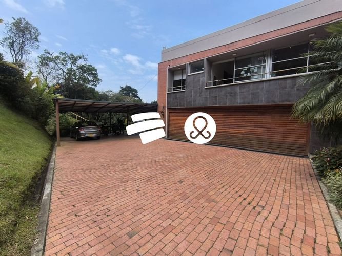 Casa de 4 alcobas en venta en El Virrey, Bogotá · foto 2 de 24