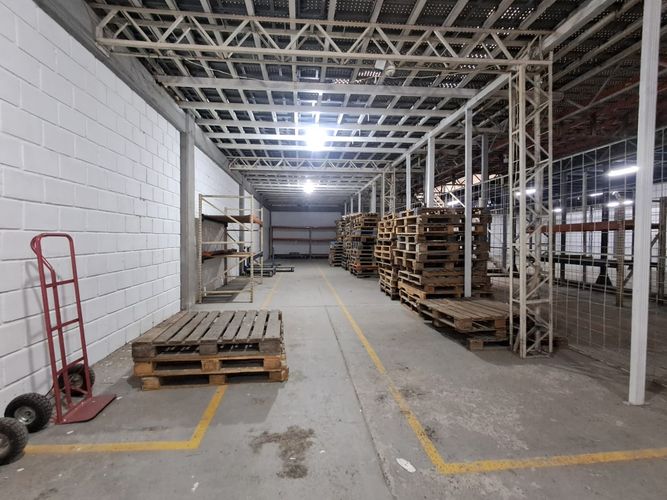 Bodega en arriendo en Santana, Dosquebradas, 250 m² · foto 2 de 8