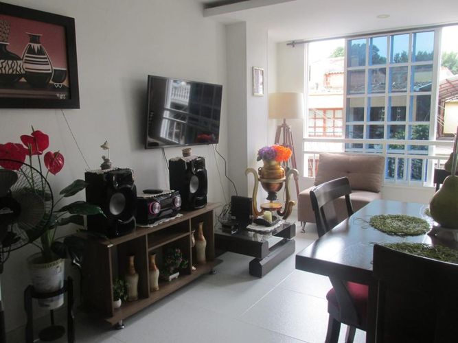 Edificio en venta en Caney, Cali, 300 m² · foto 2 de 12