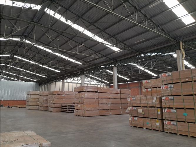 Bodega en arriendo en Zona Centro, Madrid, 3750 m² · foto 3 de 24