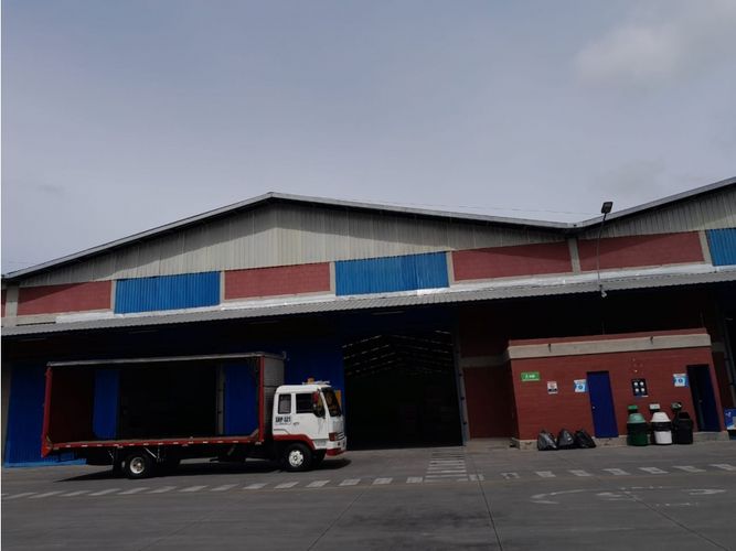 Bodega en arriendo en Zona Centro, Madrid, 3750 m² · foto 5 de 24