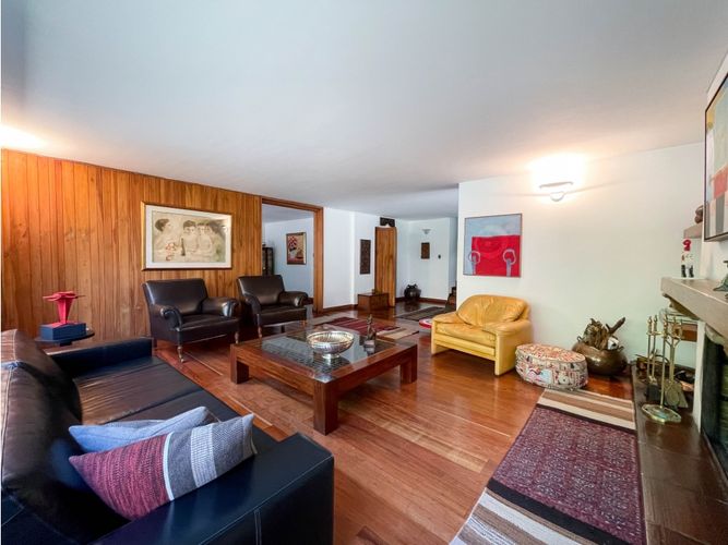 Casa de 5 alcobas en venta en El Refugio, Bogotá, 420 m² · foto 8 de 24