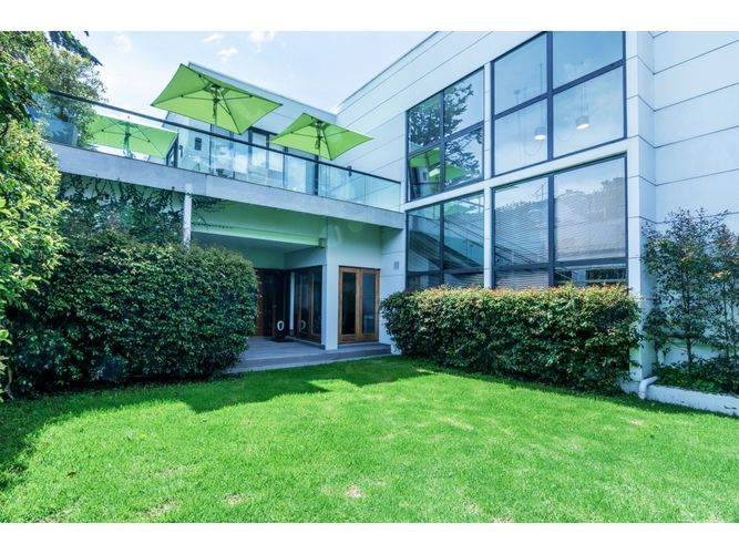 Casa de 3 alcobas en venta en Santa Ana Oriental, Bogotá, 698 m² · foto 2 de 24