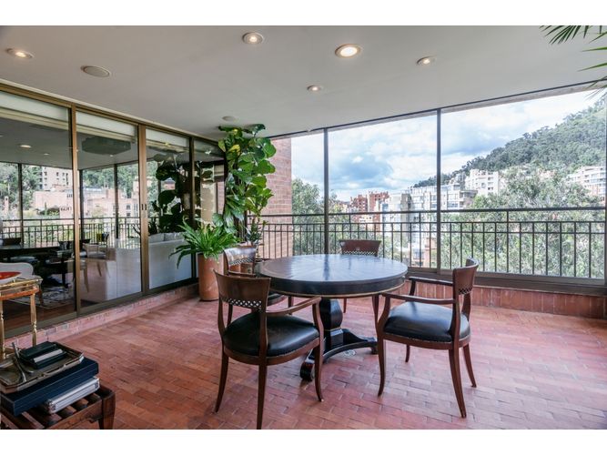 Apartamento de 4 alcobas en venta en Los Rosales, Bogotá, 887 m² · foto 7 de 24