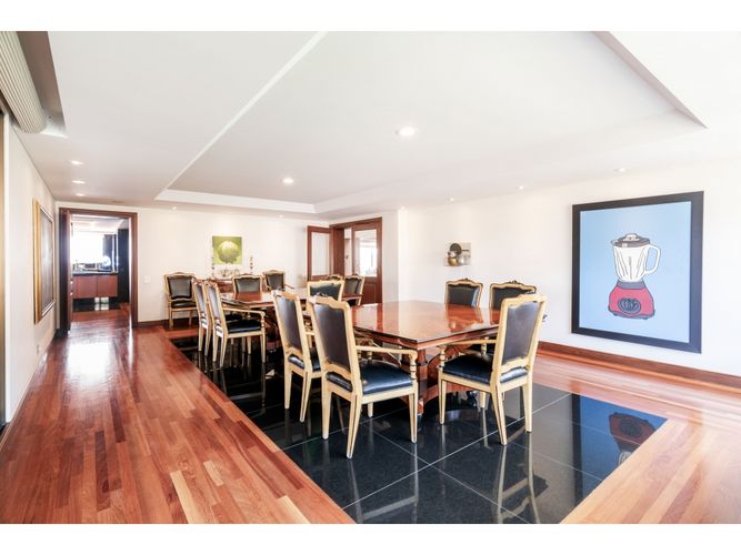 Apartamento de 4 alcobas en venta en Los Rosales, Bogotá, 887 m² · foto 9 de 24