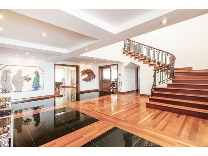 Apartamento de 4 alcobas en venta en Los Rosales, Bogotá, 887 m² · foto 12 de 24