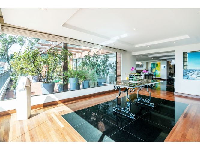 Apartamento de 4 alcobas en venta en Los Rosales, Bogotá, 887 m² · foto 16 de 24