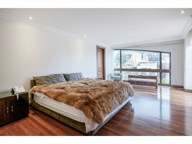 Apartamento de 4 alcobas en venta en Los Rosales, Bogotá, 887 m² · foto 24 de 24