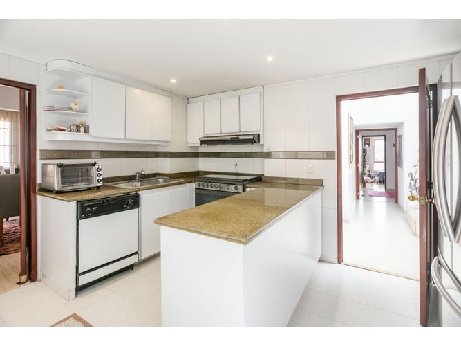 Apartamento en venta en Santa Barbara, Bogotá · foto 6 de 24