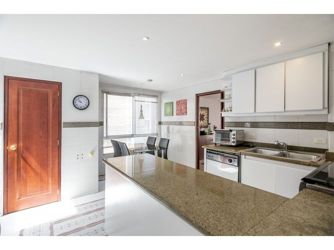 Apartamento en venta en Santa Barbara, Bogotá · foto 7 de 24