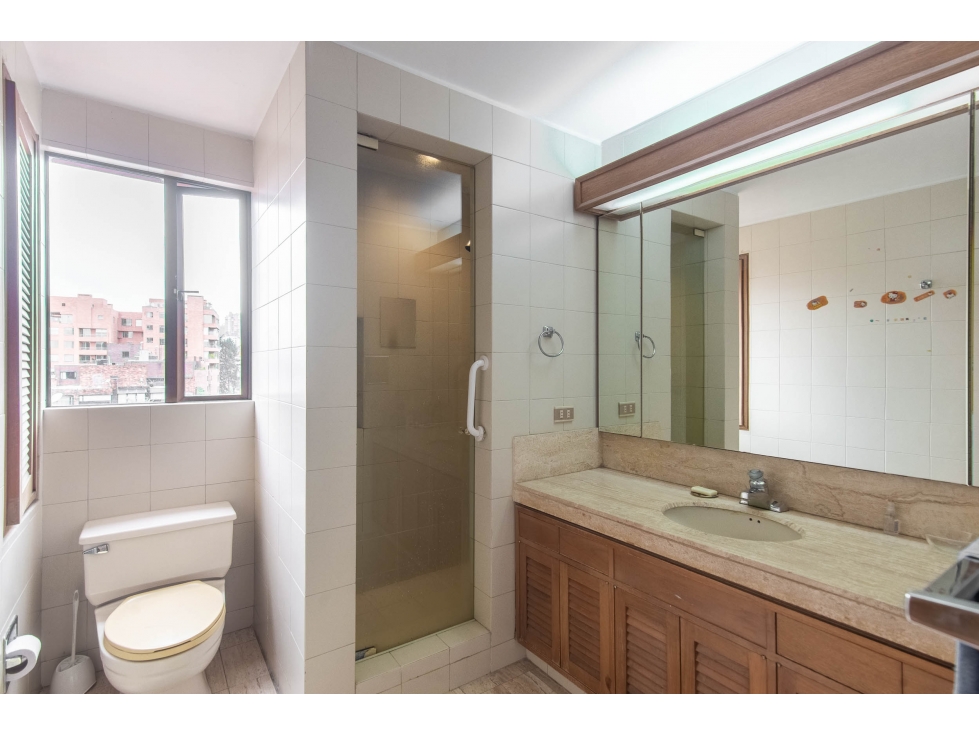Apartamento en venta en Los Rosales, Bogotá · foto 9 de 19