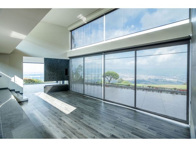 Casa de 4 alcobas en venta en Yerbabuena, Chía, 451 m² · foto 2 de 22
