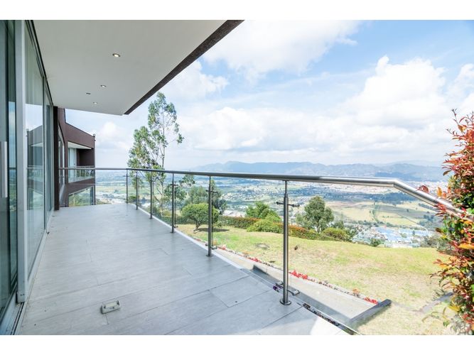 Casa de 4 alcobas en venta en Yerbabuena, Chía, 451 m² · foto 11 de 22