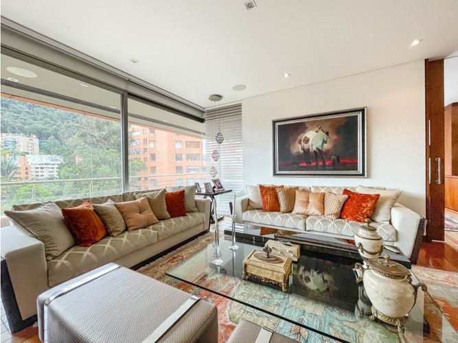 Apartamento de 3 alcobas en venta en Los Rosales, Bogotá, 342 m² · foto 4 de 24