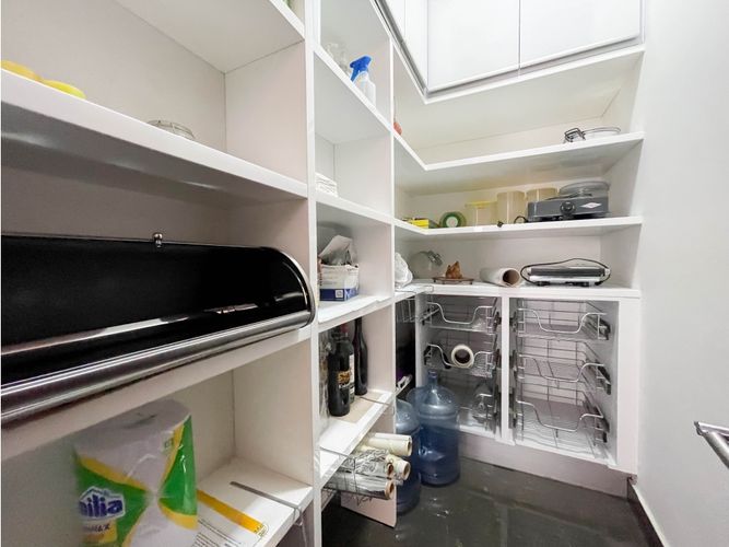 Apartamento de 3 alcobas en venta en Los Rosales, Bogotá, 342 m² · foto 9 de 24