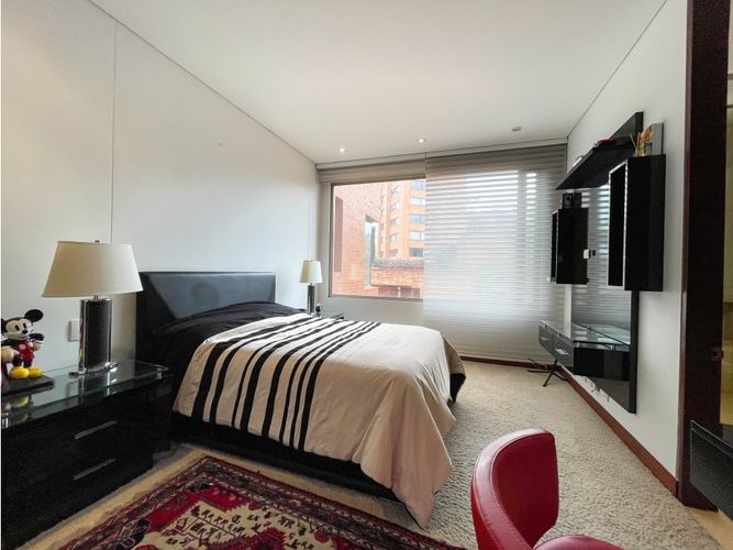 Apartamento de 3 alcobas en venta en Los Rosales, Bogotá, 342 m² · foto 21 de 24