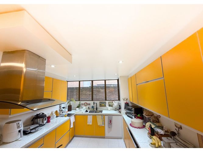 Apartamento de 3 alcobas en venta en La Cabrera, Bogotá, 225 m² · foto 5 de 15