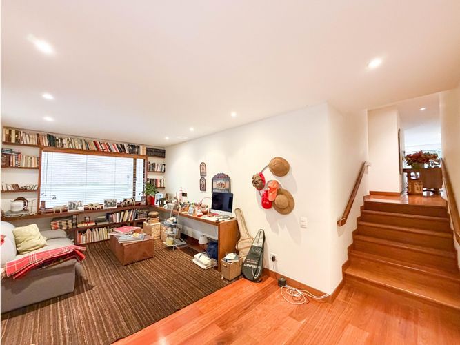 Apartamento de 3 alcobas en venta en La Cabrera, Bogotá, 225 m² · foto 9 de 15