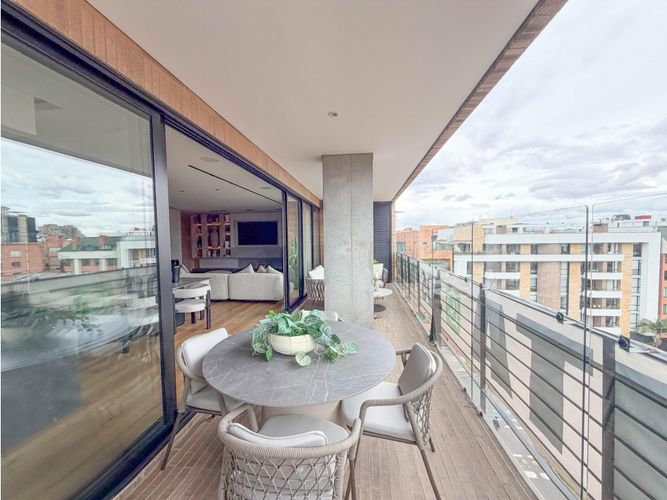 Apartamento de 4 alcobas en venta en Chicó Navarra, Bogotá, 321 m² · foto 2 de 22