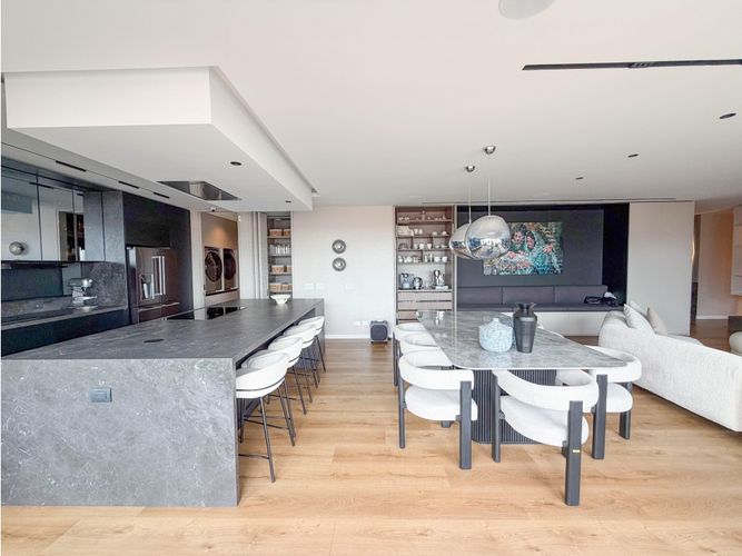 Apartamento de 4 alcobas en venta en Chicó Navarra, Bogotá, 321 m² · foto 5 de 22