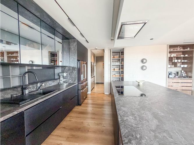 Apartamento de 4 alcobas en venta en Chicó Navarra, Bogotá, 321 m² · foto 6 de 22