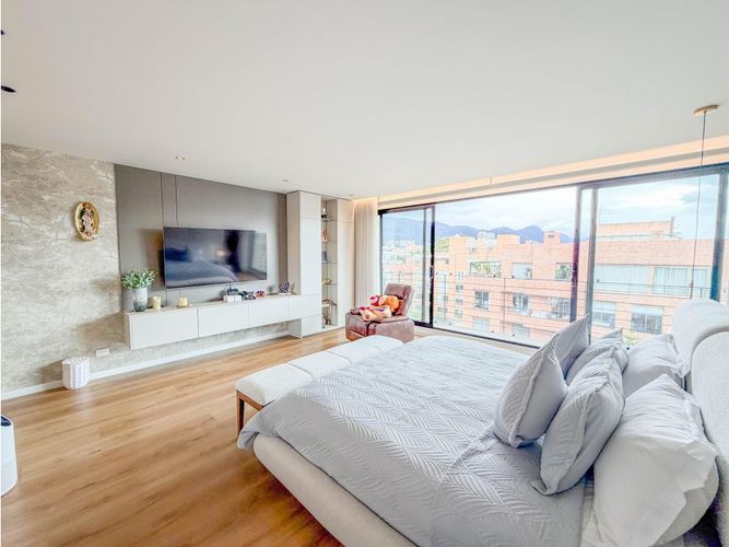 Apartamento de 4 alcobas en venta en Chicó Navarra, Bogotá, 321 m² · foto 9 de 22