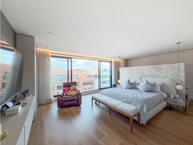 Apartamento de 4 alcobas en venta en Chicó Navarra, Bogotá, 321 m² · foto 11 de 22